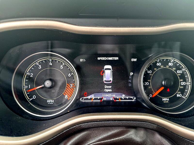 Used 2015 Jeep Cherokee Trailhawk w/ Comfort/Convenience Group image 17