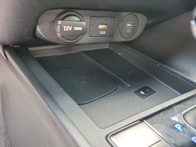 Used 2025 Hyundai Elantra Sport FWD image 13
