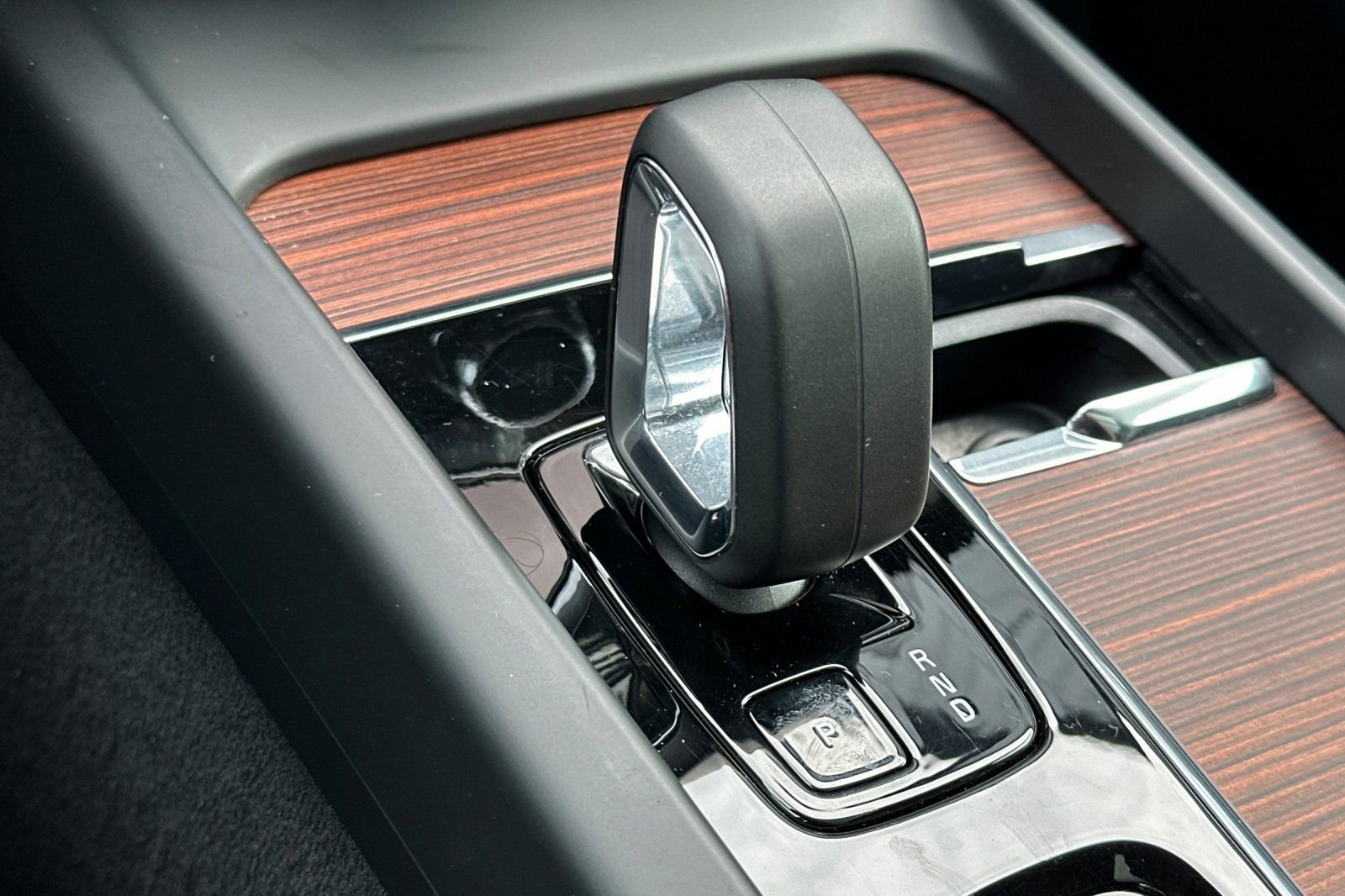 Used 2025 Volvo V60 B5 Cross Country Plus image 23