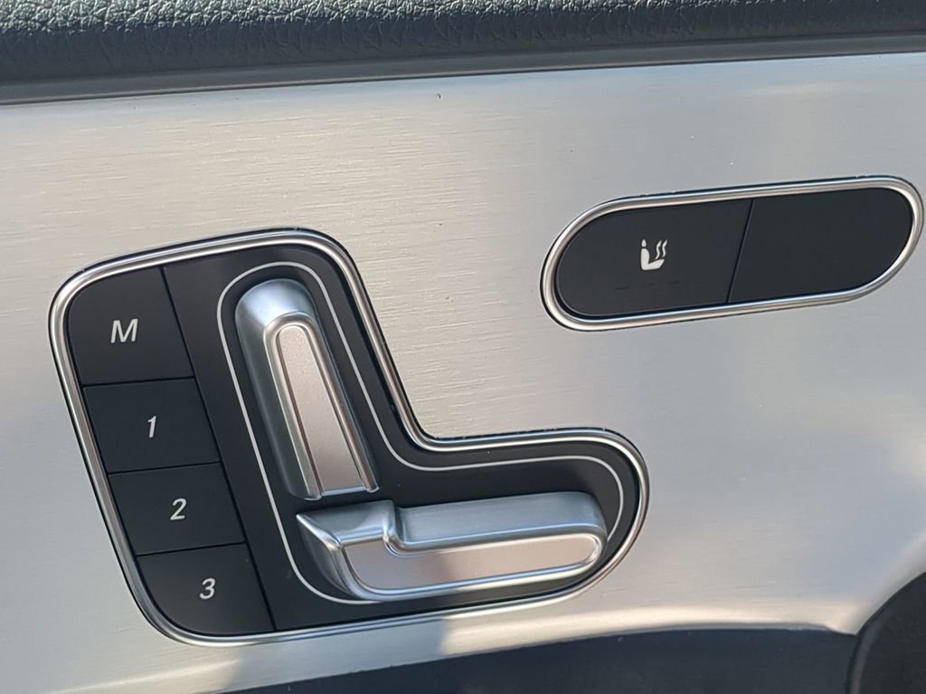 New 2025 Mercedes-Benz CLA 250 4MATIC image 11