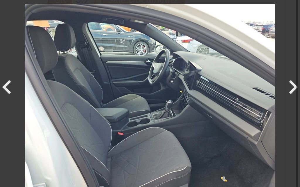 Used 2025 Volkswagen Jetta Sport image 12