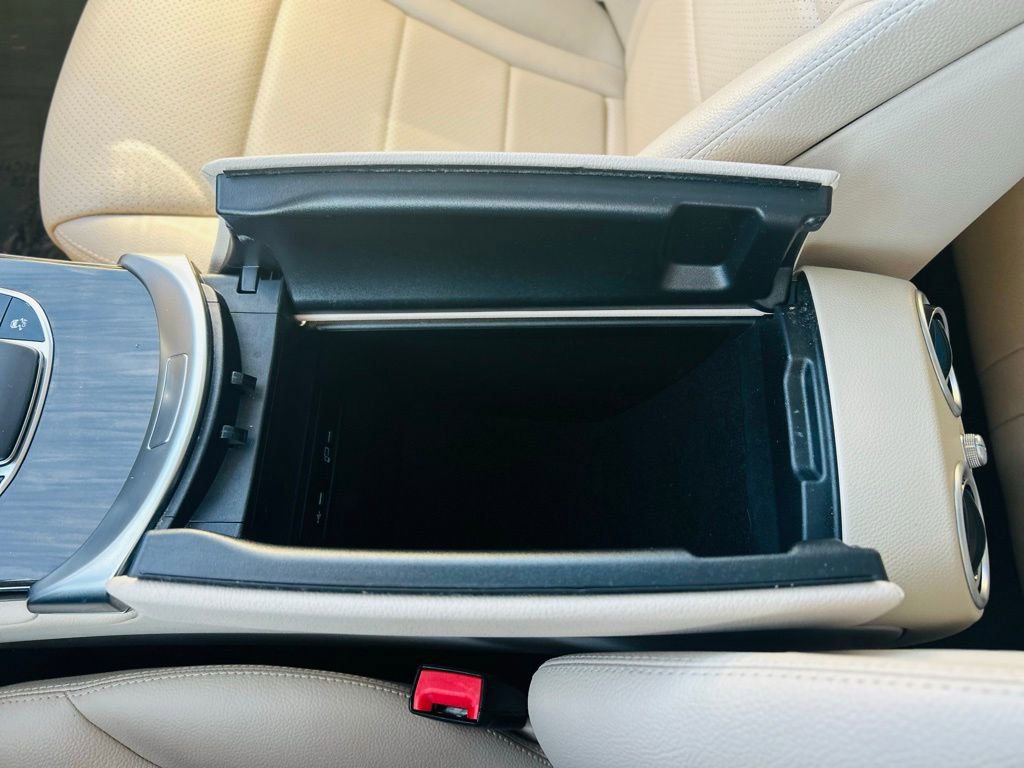 Used 2021 Mercedes-Benz GLC 300 image 35