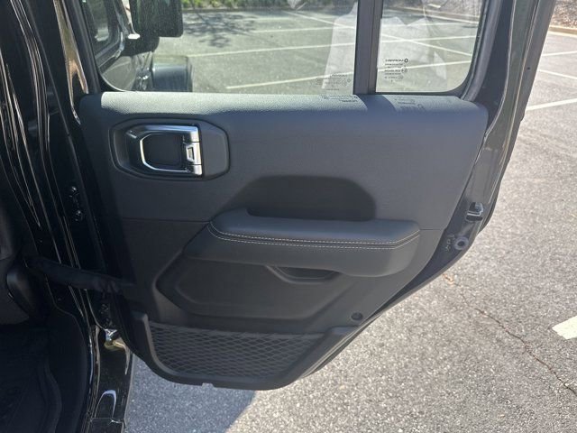 New 2025 Jeep Gladiator Sport w/ Premium Package image 17