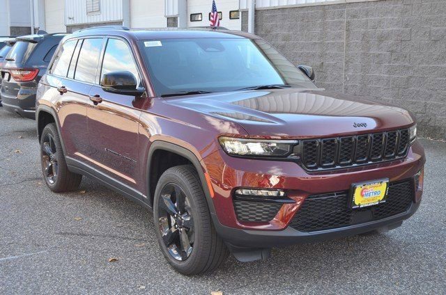 New 2025 Jeep Grand Cherokee Limited w/ Black Appearance Package image 2