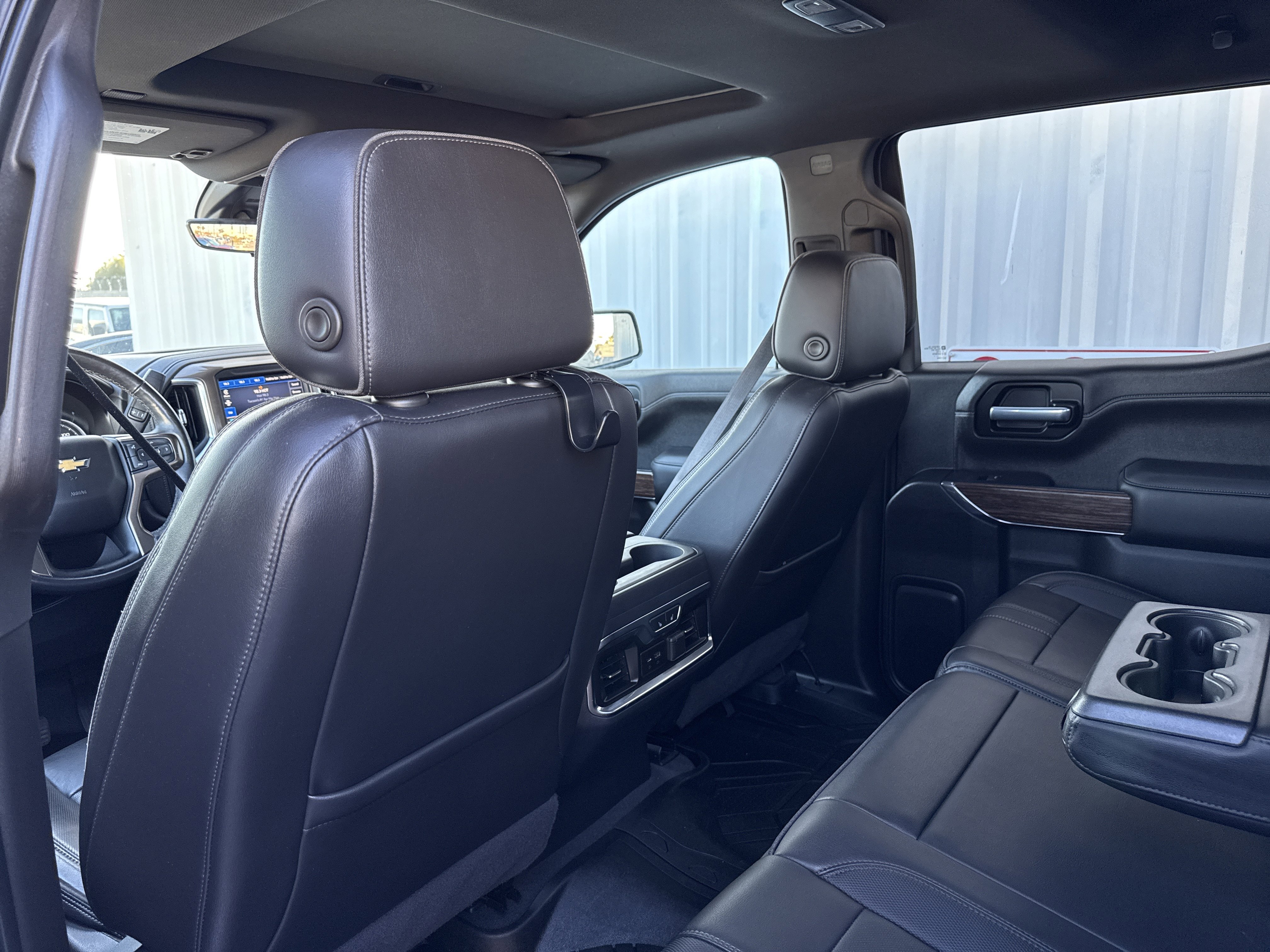 Used 2021 Chevrolet Silverado 1500 High Country w/ Technology Package image 28