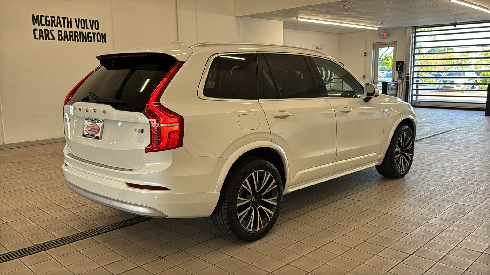Used 2022 Volvo XC90 T6 Momentum w/ Advanced Package AWD/4WD image 5