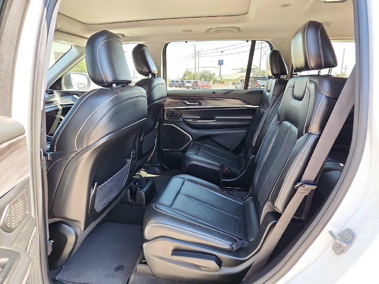 Used 2021 Jeep Grand Cherokee L Limited w/ Luxury Tech Group II AWD/4WD image 14