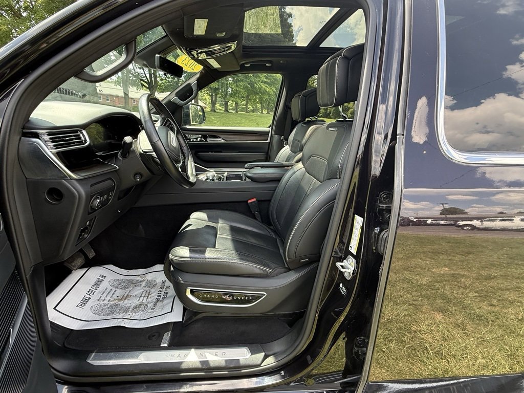 Used 2023 Jeep Grand Wagoneer Series II image 9