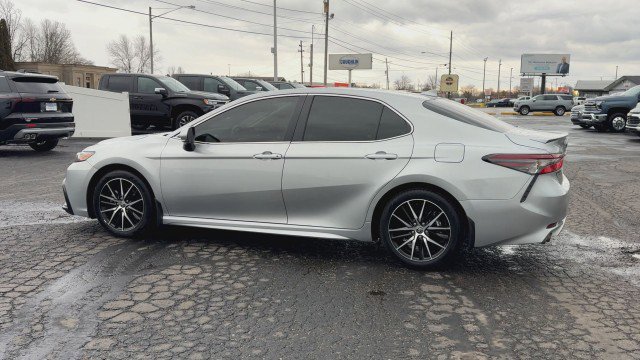 Used 2024 Toyota Camry SE image 6