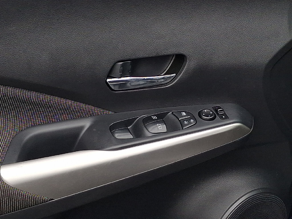 Used 2019 Nissan Kicks SV w/ Exterior Package FWD image 13