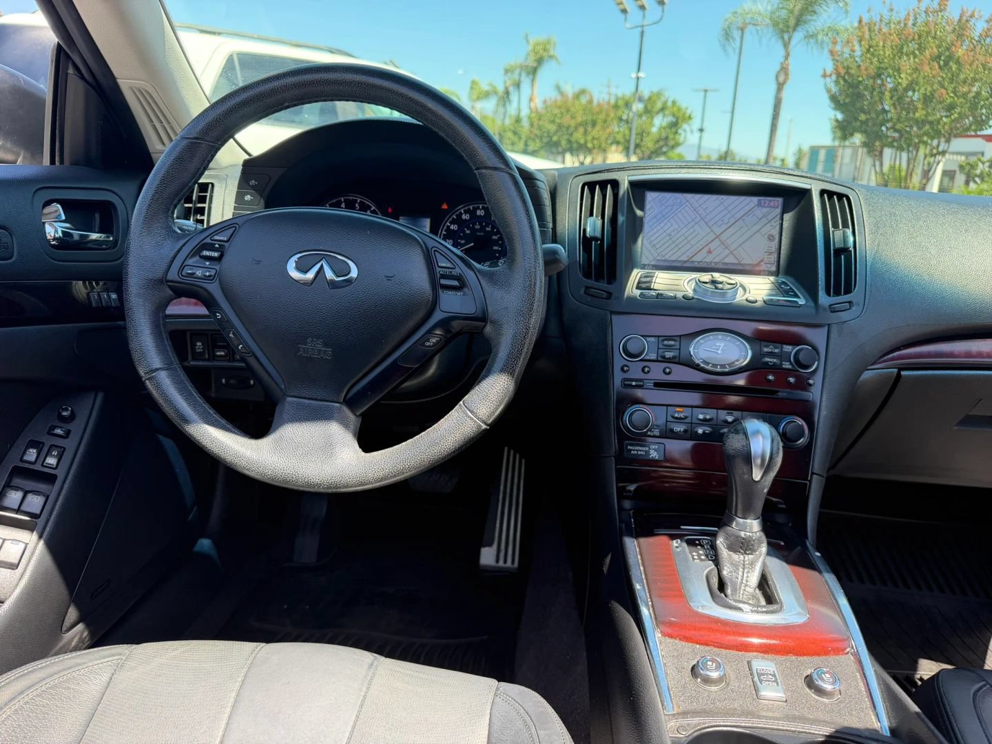 Used 2011 INFINITI G37 Convertible w/ Premium Pkg RWD image 18