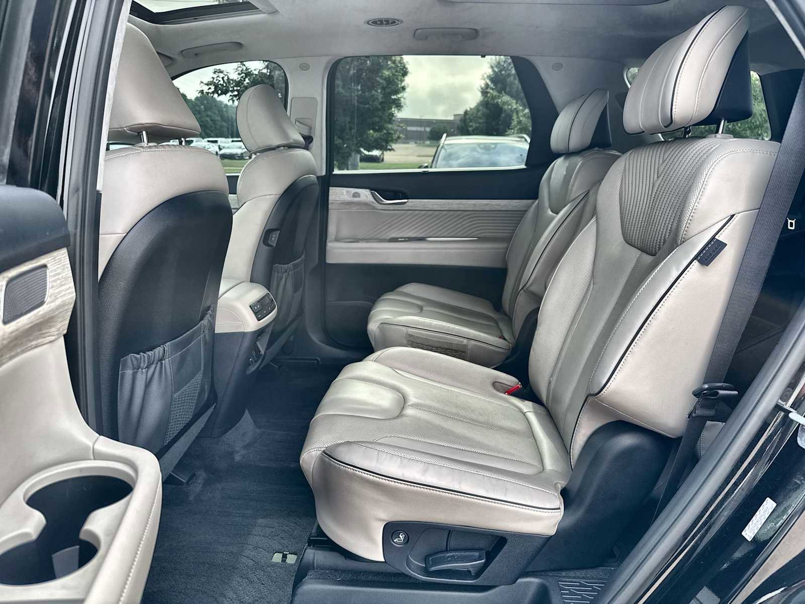 Used 2024 Hyundai Palisade Calligraphy FWD image 4