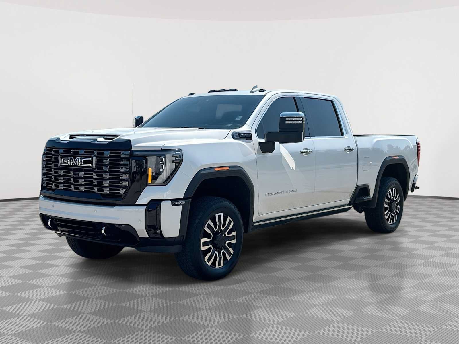 Certified 2025 GMC Sierra 2500 Denali Ultimate AWD/4WD image 1
