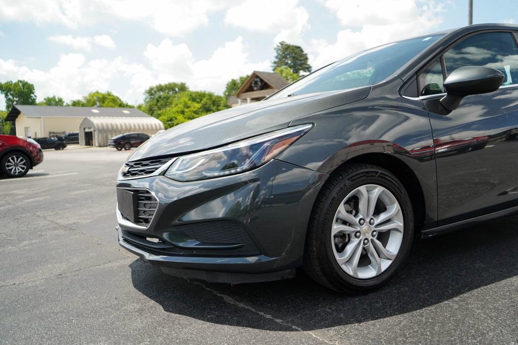 Used 2019 Chevrolet Cruze LT FWD image 16