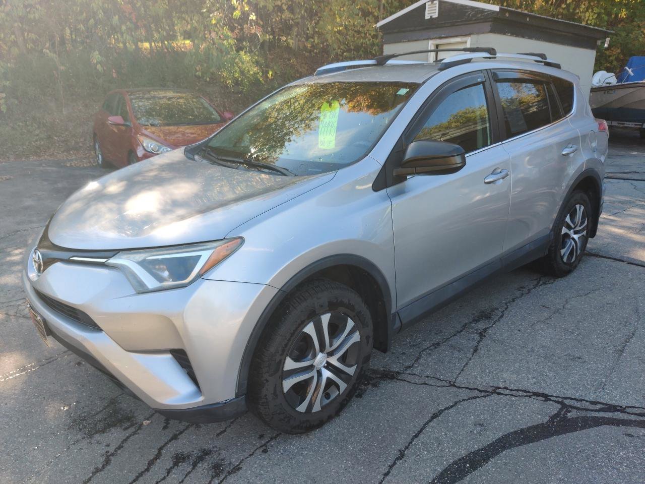 Used 2016 Toyota RAV4 LE AWD/4WD image 2