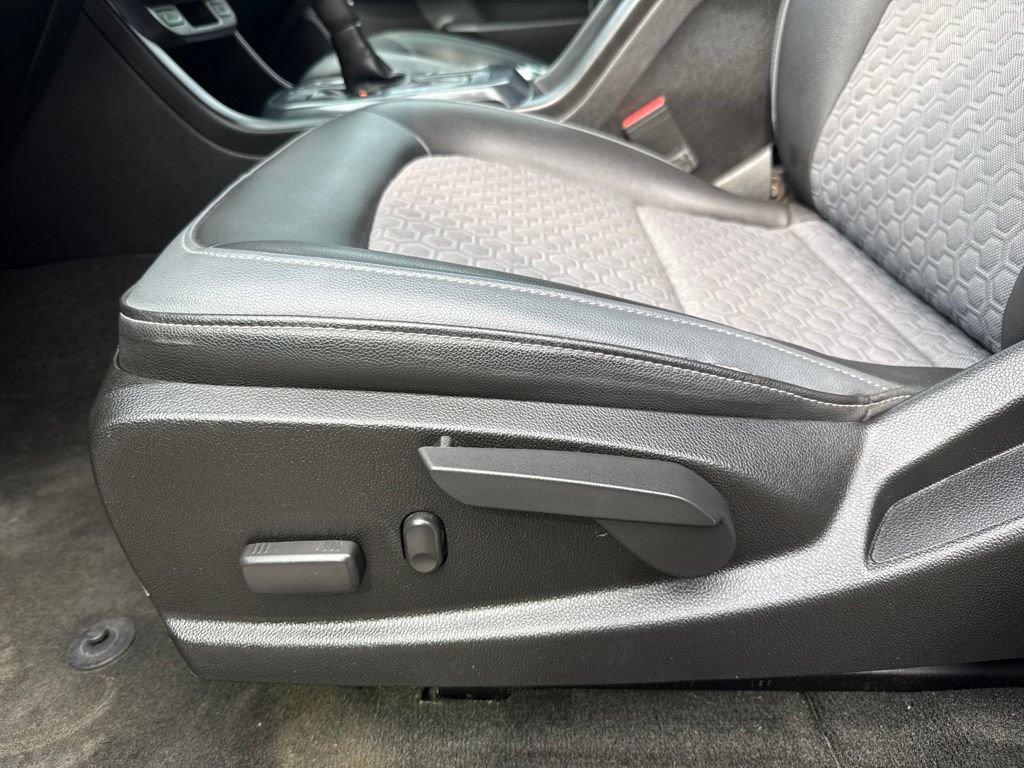 Used 2017 Chevrolet Colorado Z71 AWD/4WD image 9