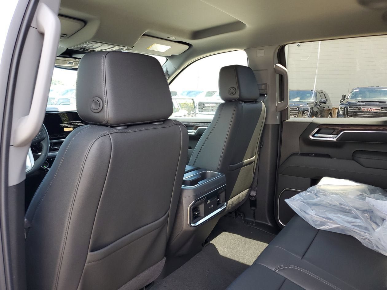 New 2026 GMC Sierra 1500 SLT w/ SLT Premium Package AWD/4WD image 12