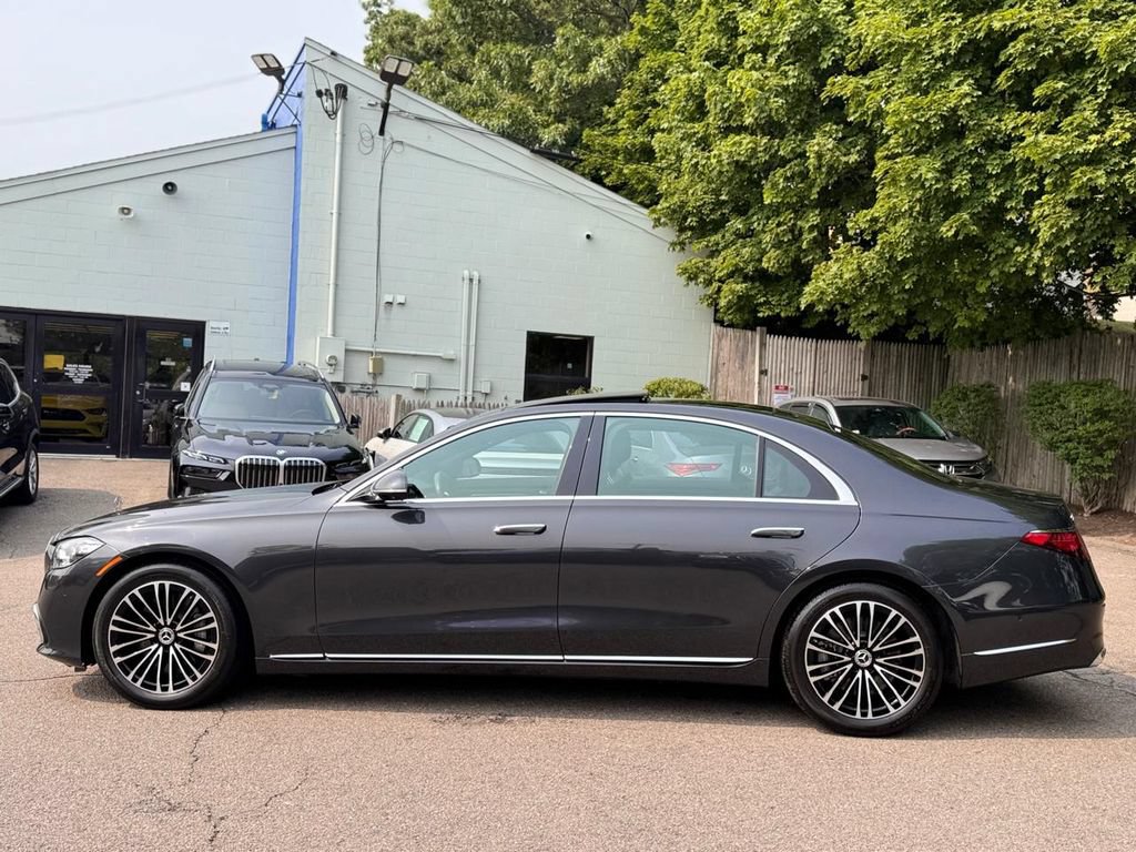 Used 2022 Mercedes-Benz S 500 4MATIC w/ 3D Technology Package image 3