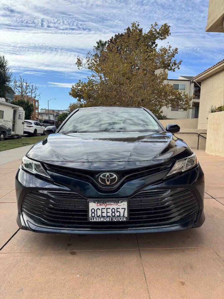 Used 2018 Toyota Camry LE FWD image 2