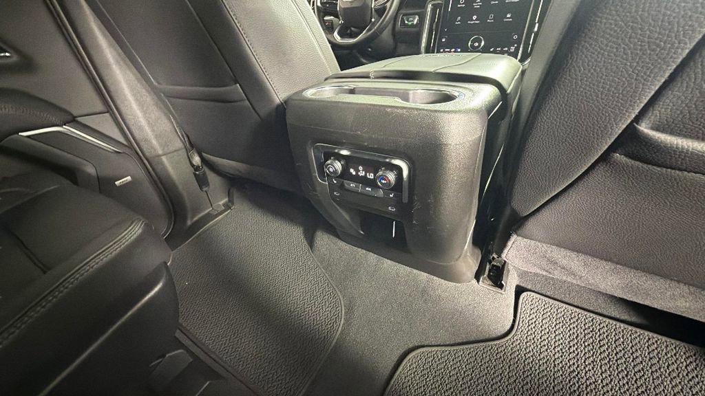 Certified 2025 GMC Yukon Denali AWD/4WD image 33