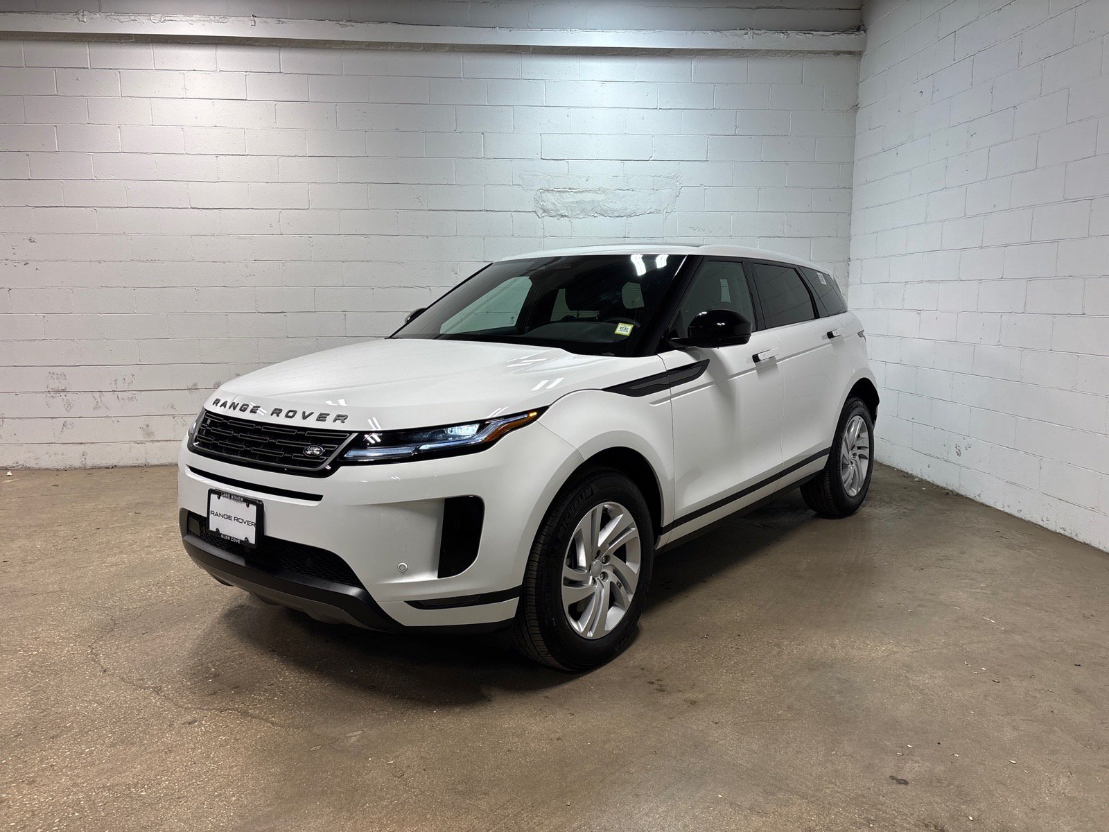 Used 2026 Land Rover Range Rover Evoque S AWD/4WD image 1