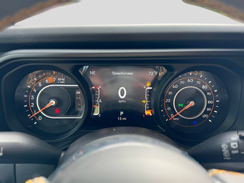 New 2024 Jeep Wrangler Unlimited Sahara w/ Technology Group AWD/4WD image 14