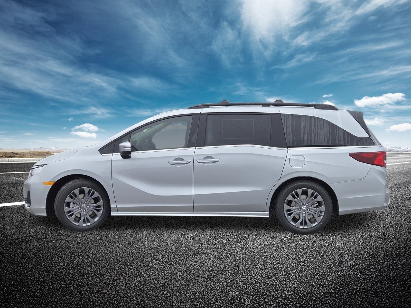 New 2026 Honda Odyssey Touring image 18