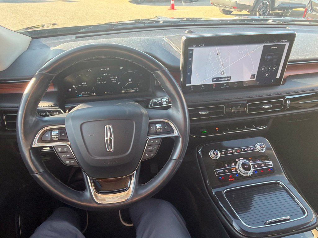 Used 2023 Lincoln Nautilus Reserve w/ Monochromatic Package AWD/4WD image 13