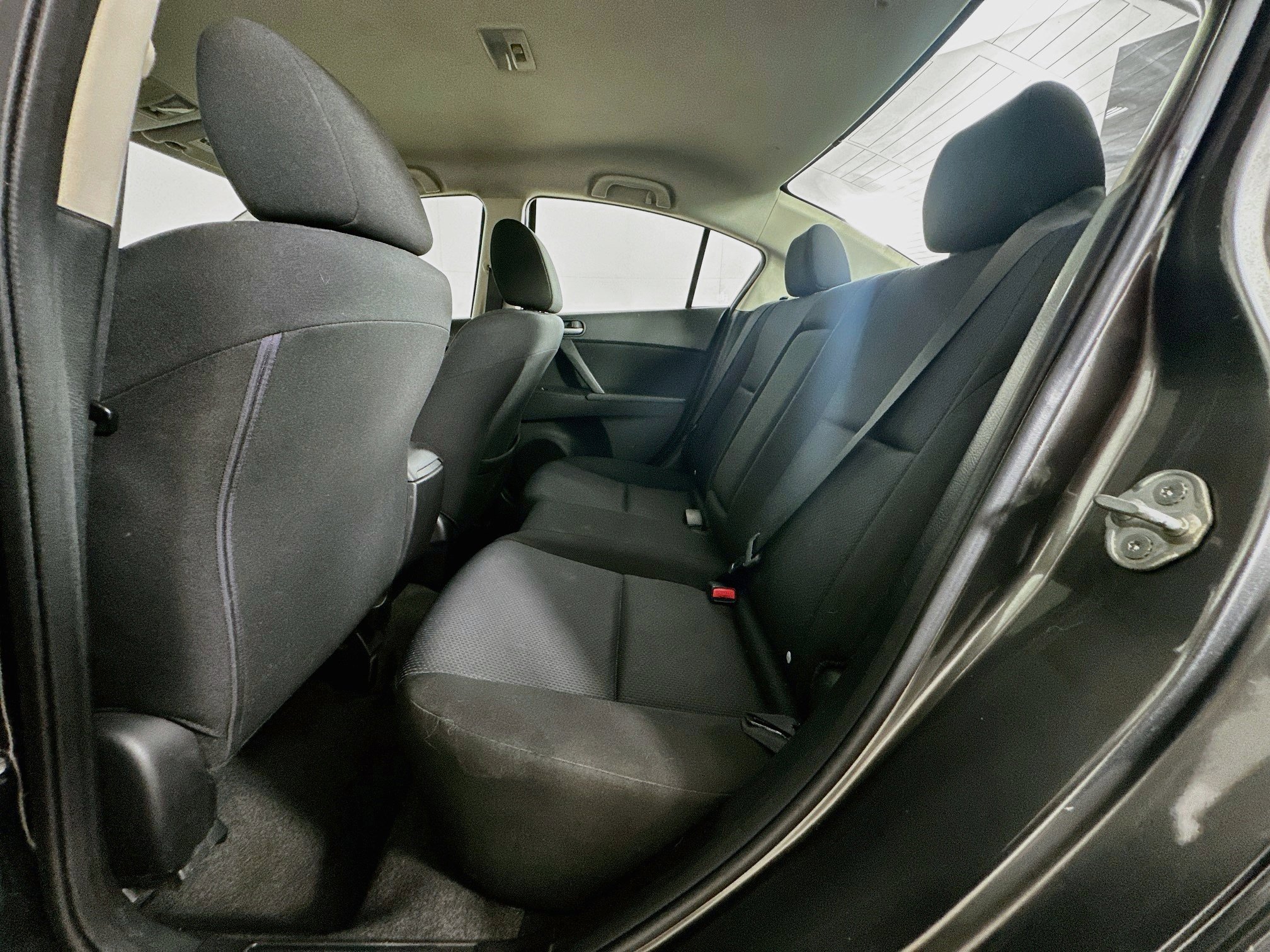 Used 2011 MAZDA MAZDA3 i Touring FWD image 25