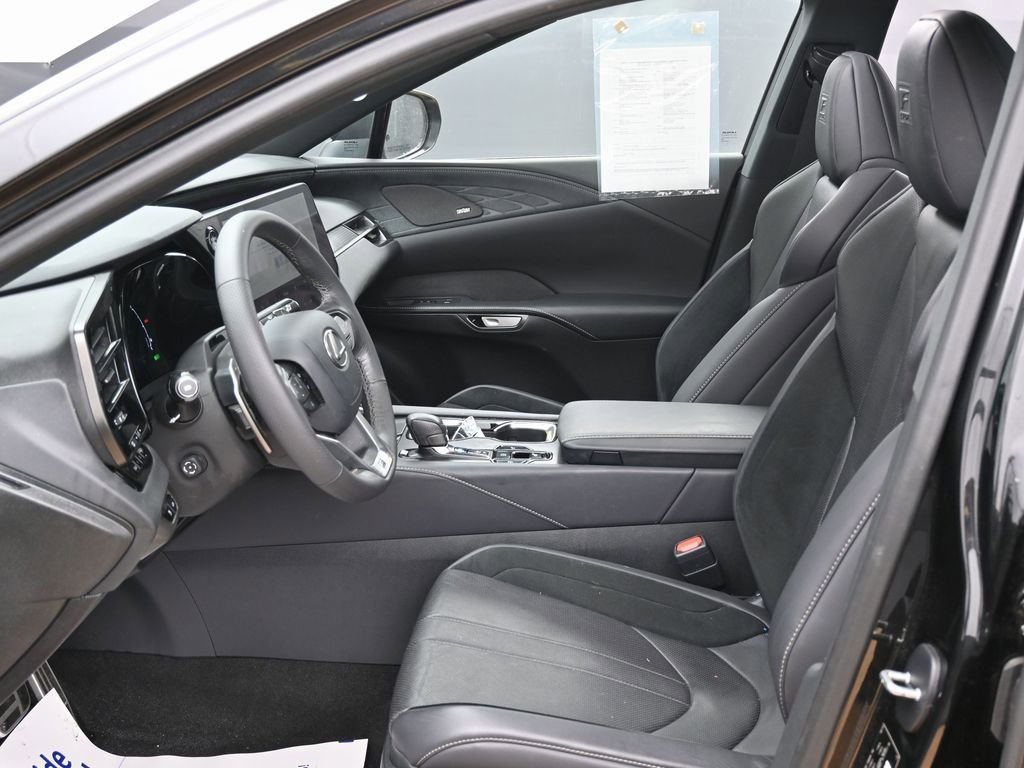 Used 2024 Lexus RX 500h F Sport w/ Convenience Package image 18