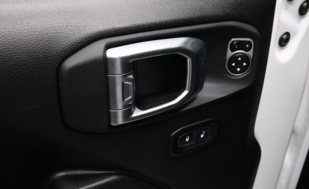 Used 2024 Jeep Wrangler Sport S image 21