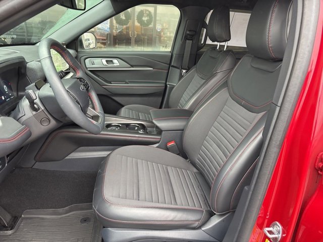 Used 2025 Ford Explorer ST-Line w/ Premium Package image 12