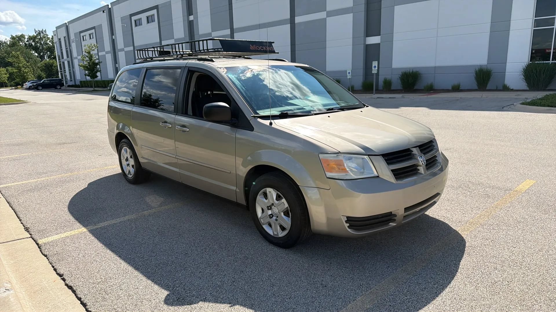 Used 2009 Dodge Grand Caravan SE w/ Climate Group FWD image 3