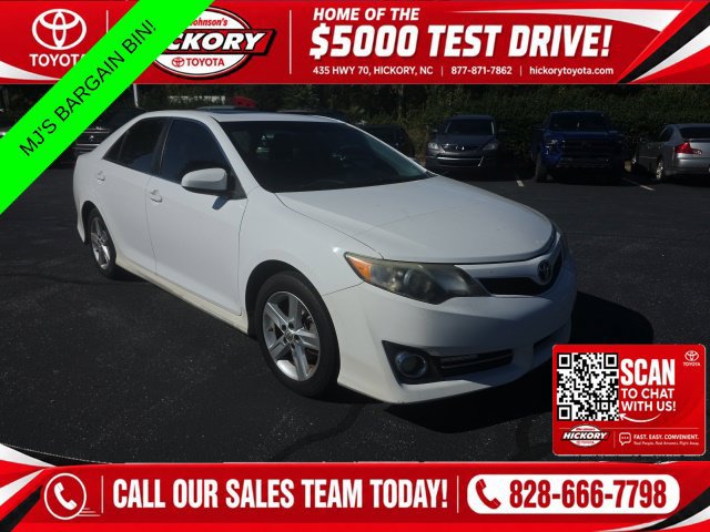 Used 2014 Toyota Camry SE w/ Leather Package