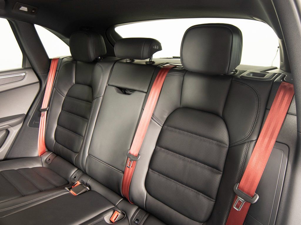New 2026 Porsche Macan GTS image 40