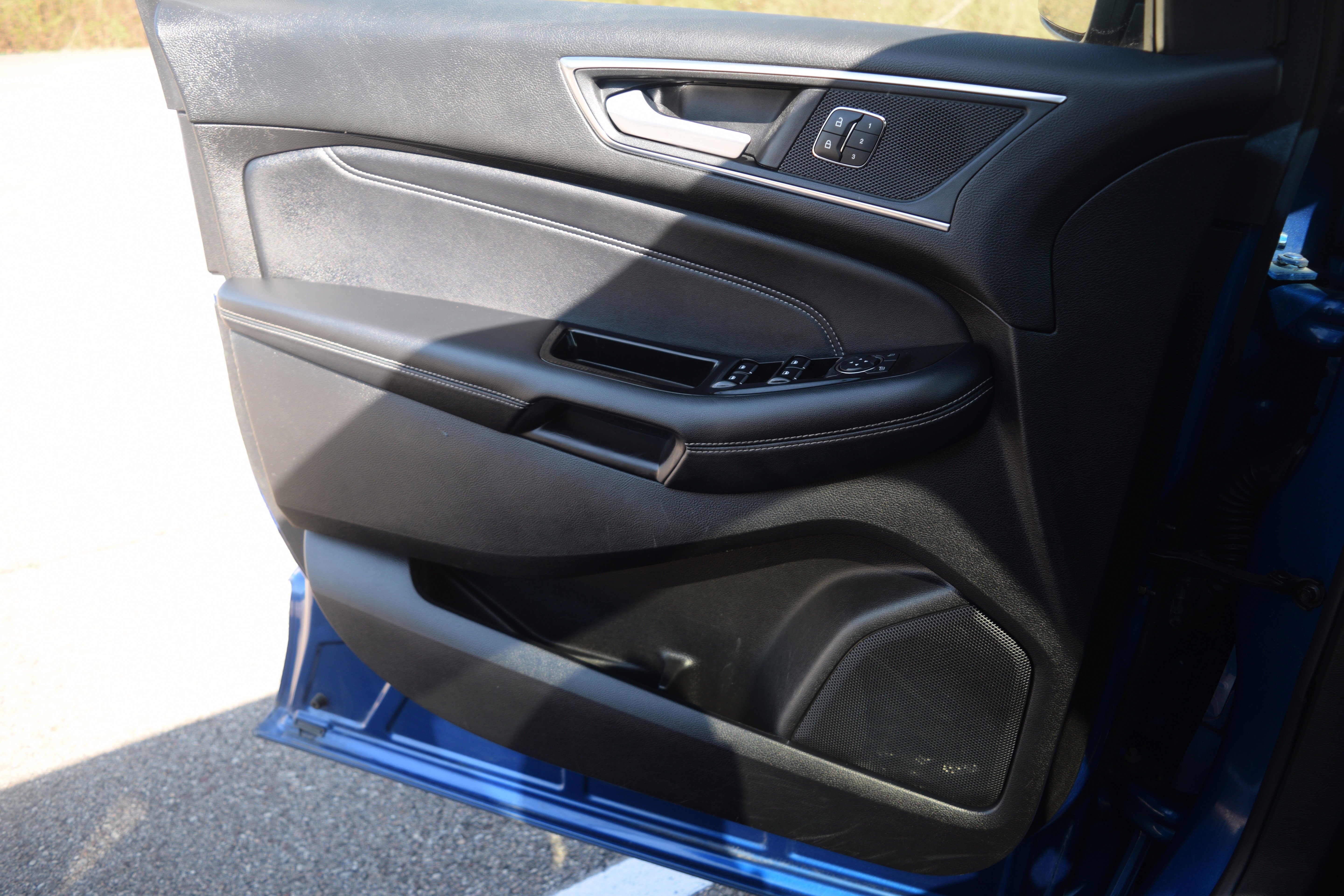 Used 2018 Ford Edge Titanium w/ Equipment Group 301A image 19