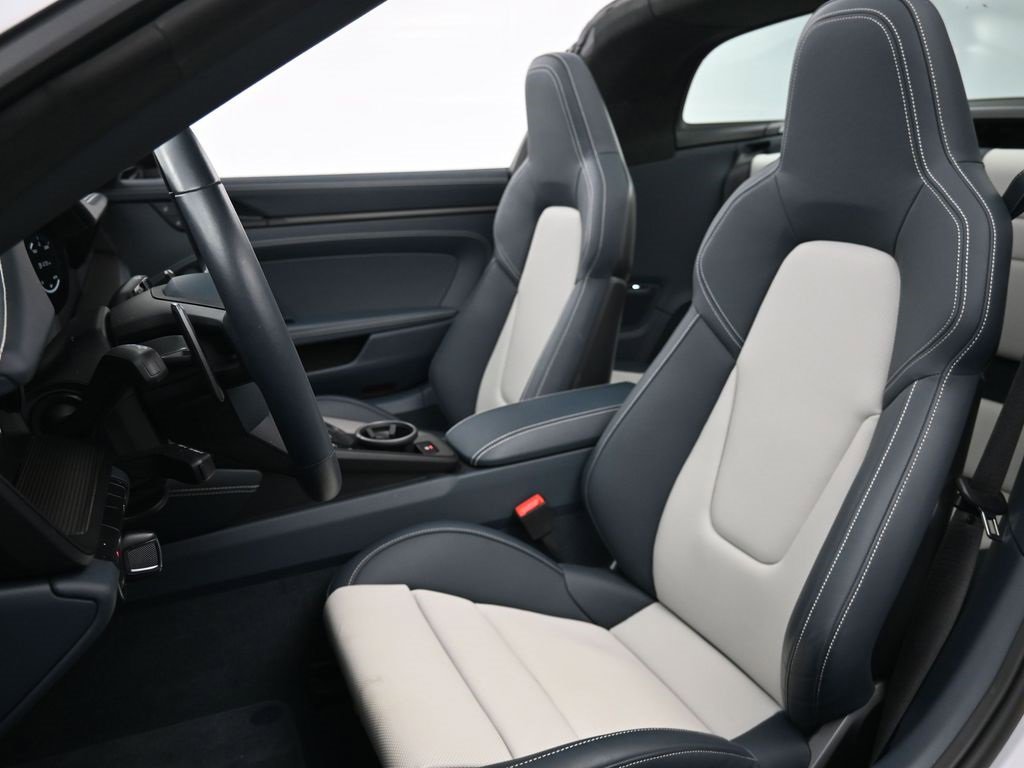 Used 2024 Porsche 911 Targa 4 GTS image 5
