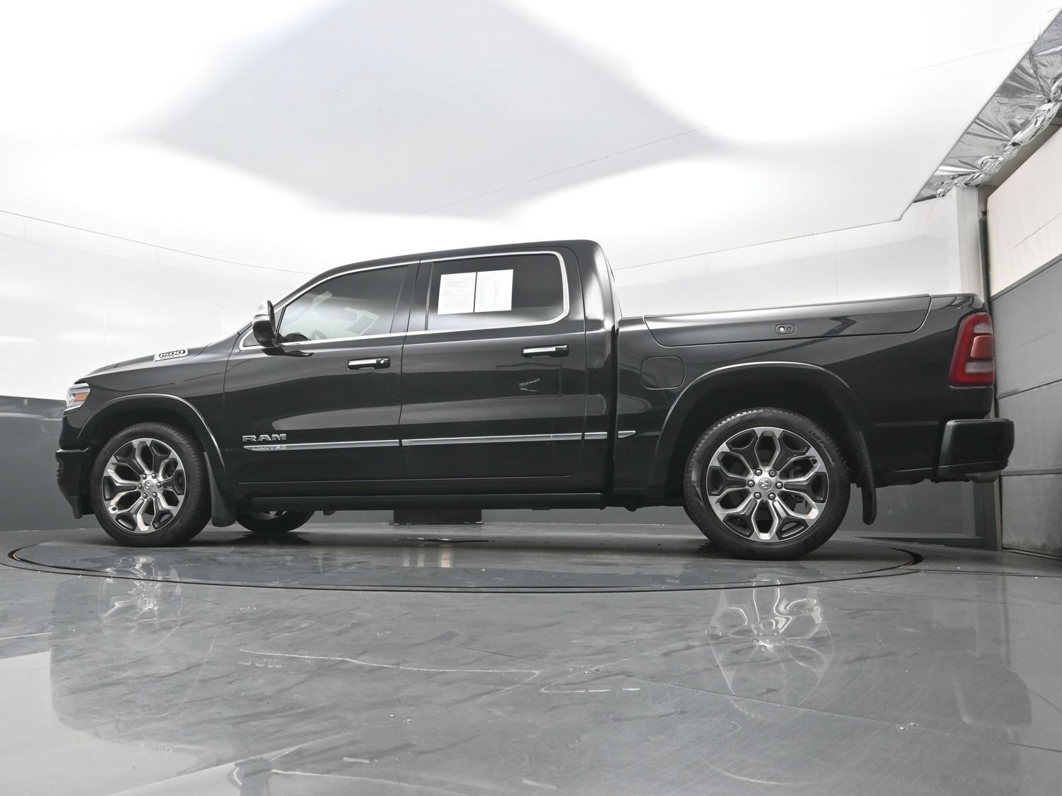 Used 2019 RAM 1500 Limited AWD/4WD image 32