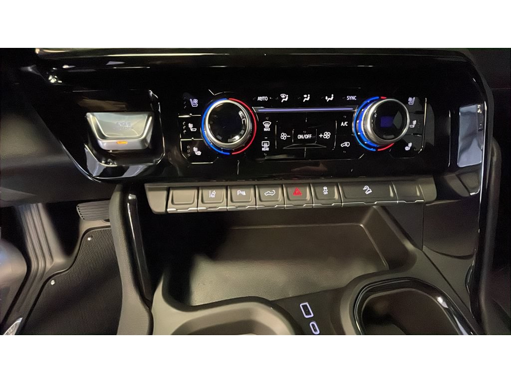 New 2026 GMC Sierra 2500 AT4 w/ AT4 Preferred Package AWD/4WD image 14
