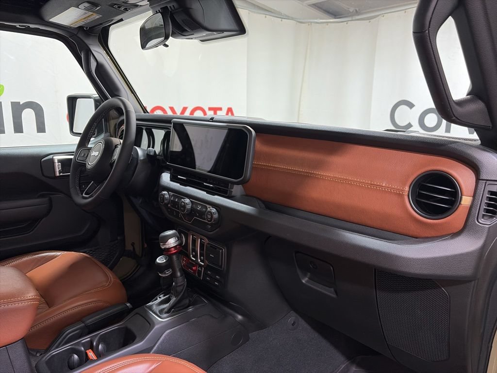 Used 2025 Jeep Wrangler Sport AWD/4WD image 12