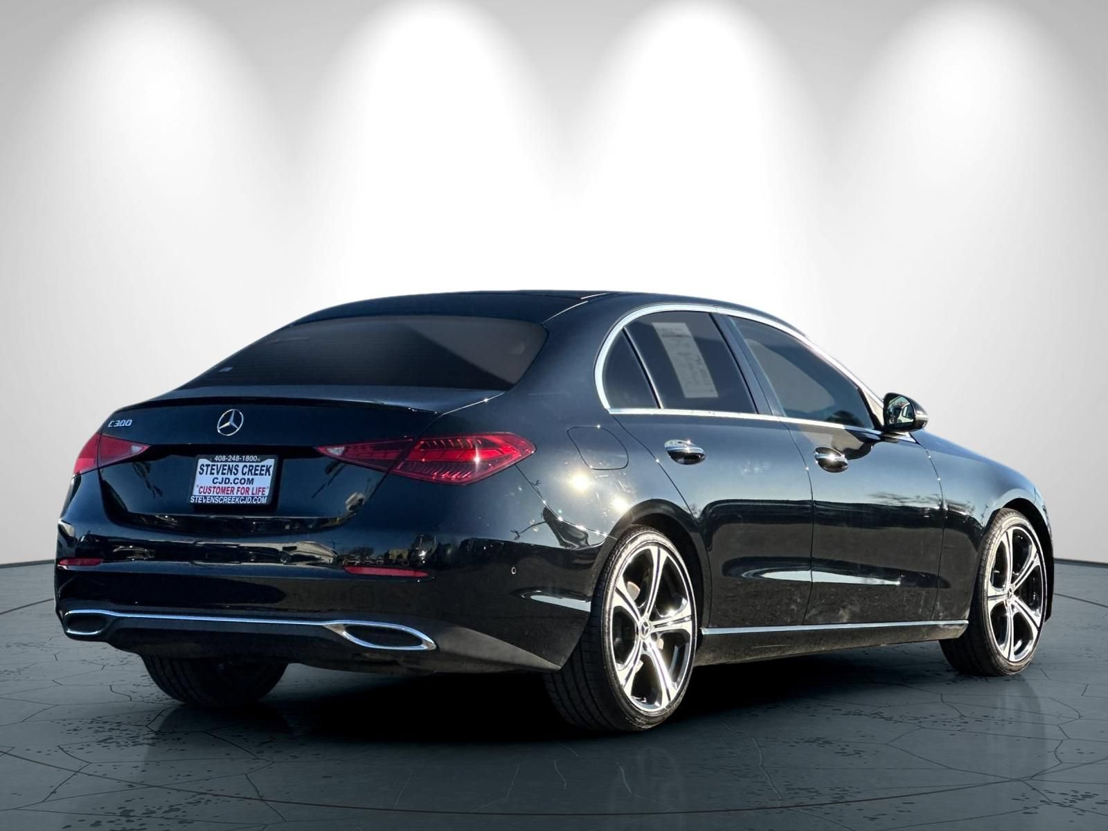 Used 2022 Mercedes-Benz C 300 Sedan image 3
