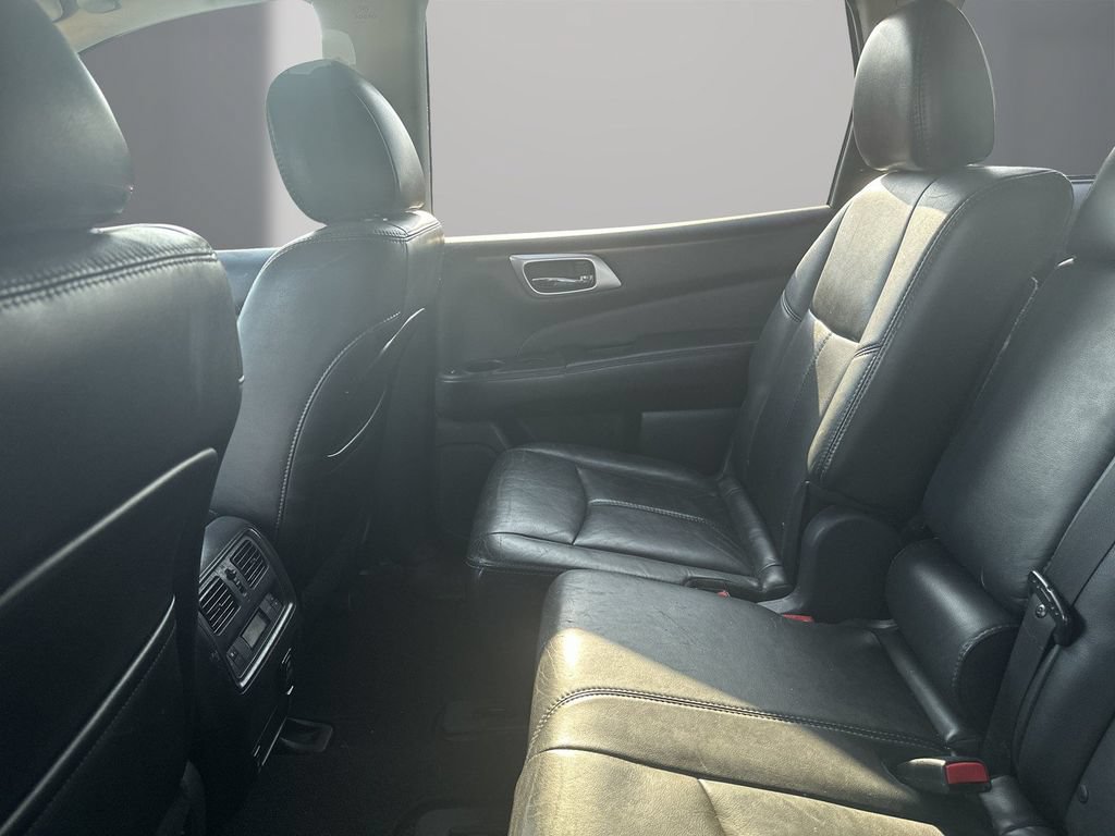 Used 2014 Nissan Pathfinder SL w/ SL Premium Package FWD image 5