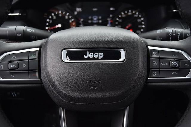 Used 2023 Jeep Compass Limited image 19