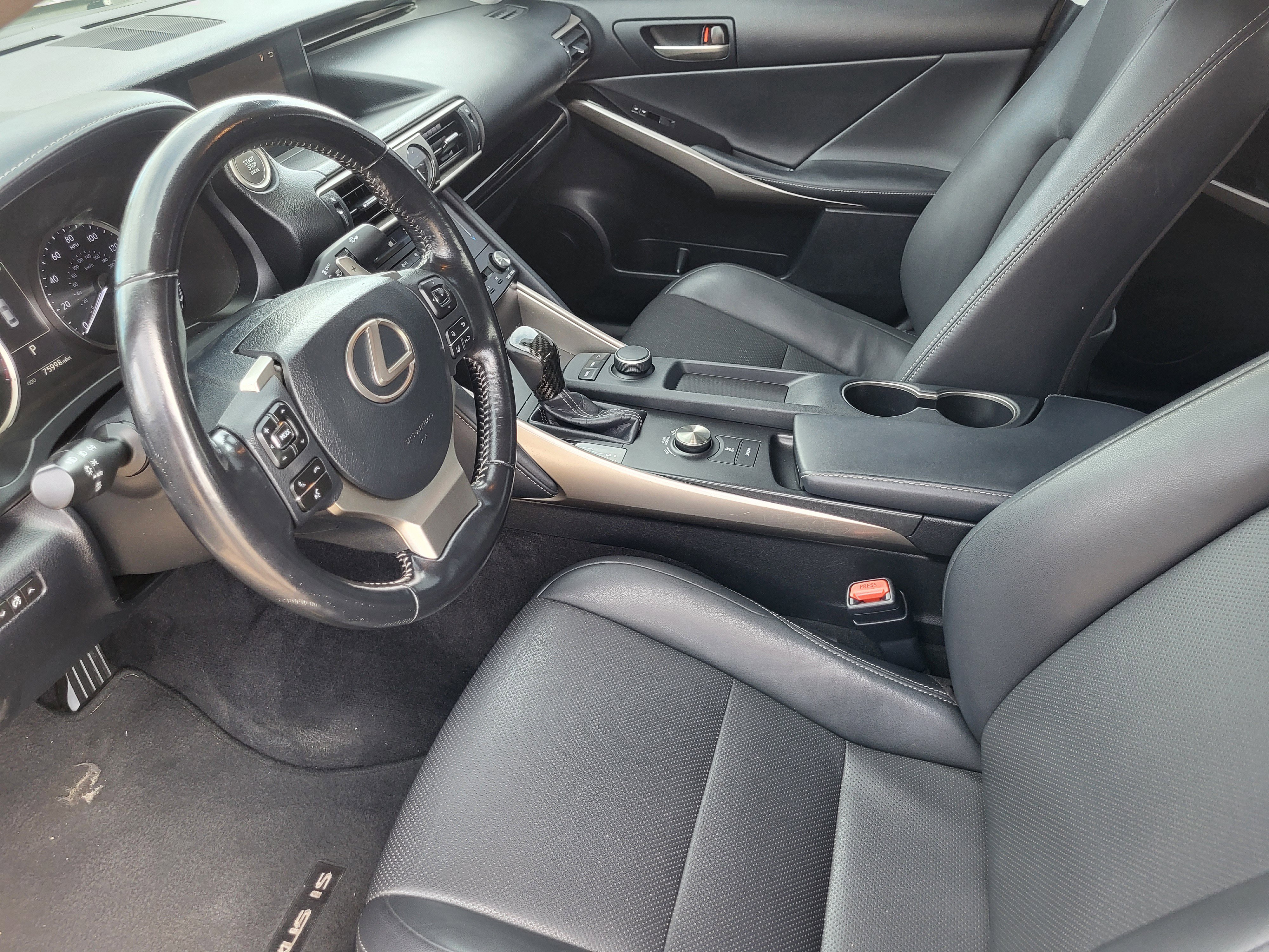 Used 2017 Lexus IS 300 AWD image 9