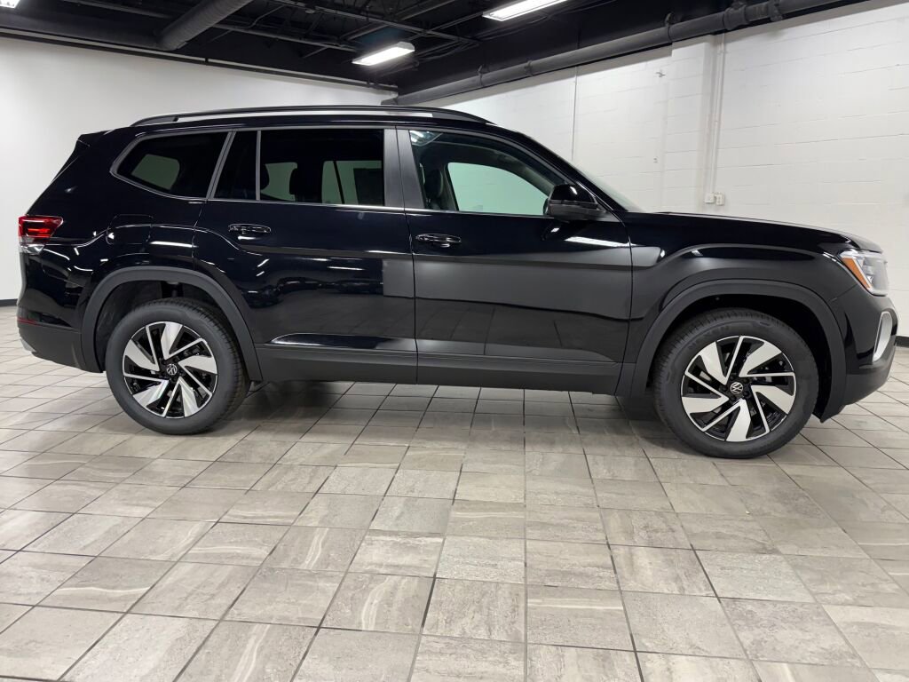 New 2026 Volkswagen Atlas SE image 8
