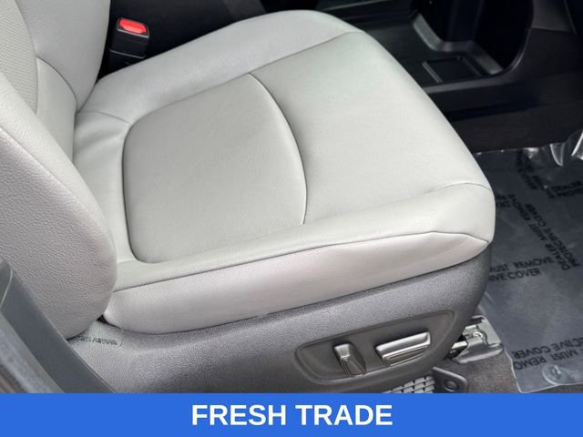 Used 2025 Toyota Sienna XLE image 11