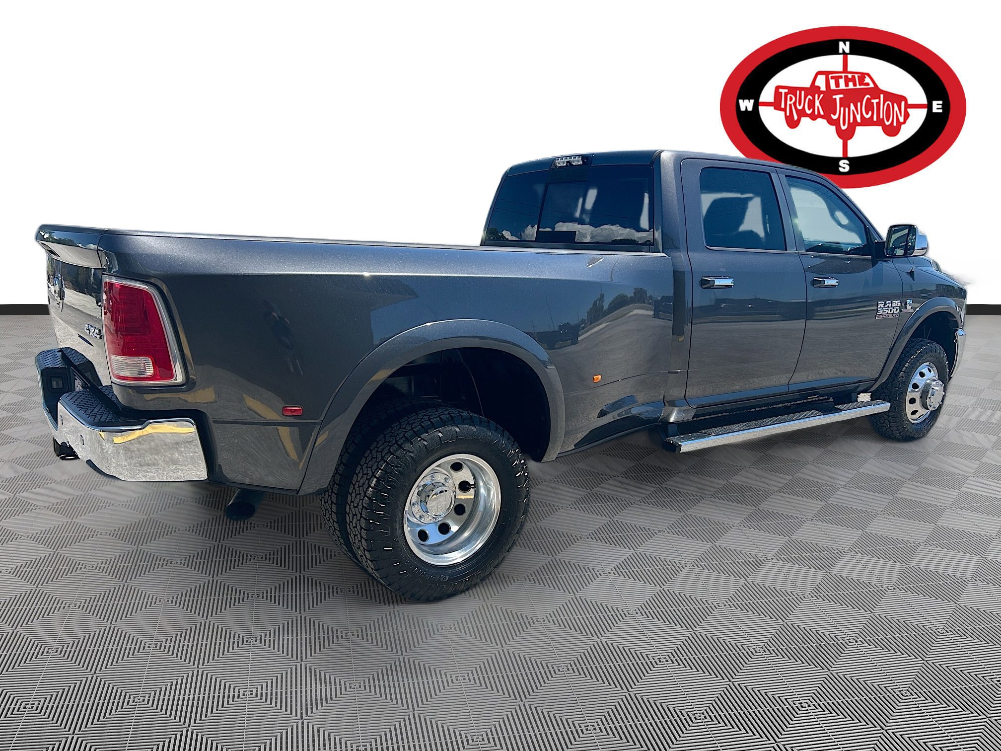 Used 2018 RAM 3500 Laramie AWD/4WD image 7