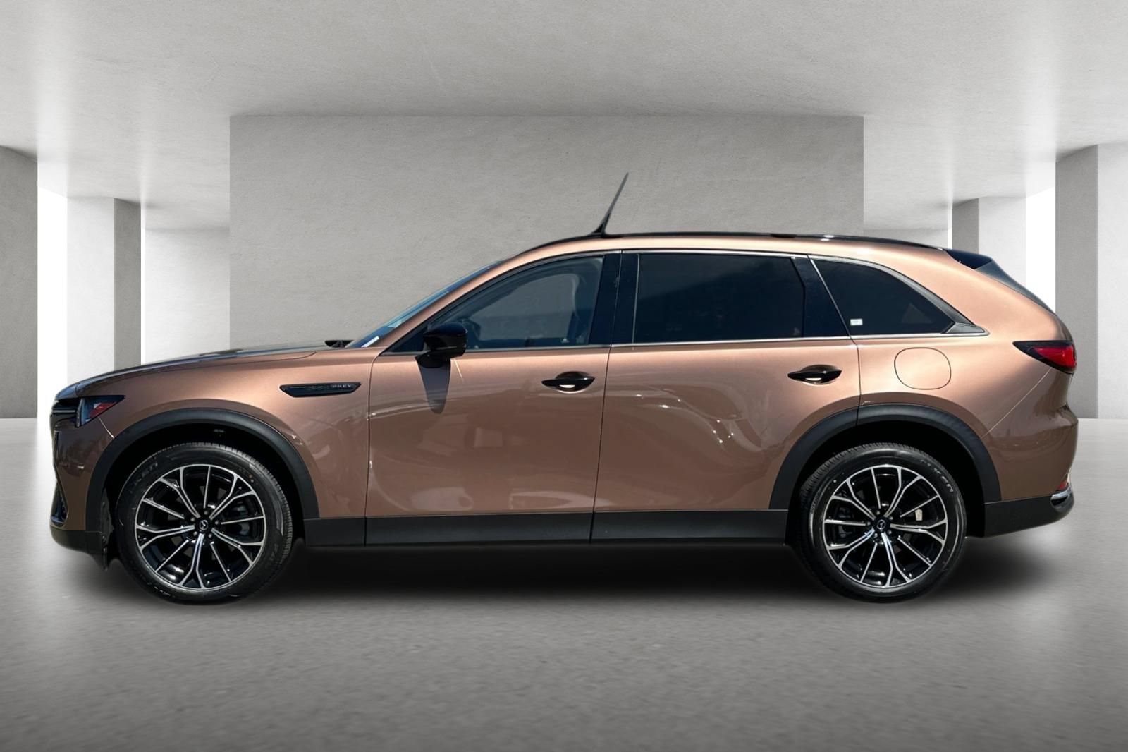 Certified 2025 MAZDA CX-70 Plug-In Hybrid w/ Premium Pkg AWD/4WD image 7