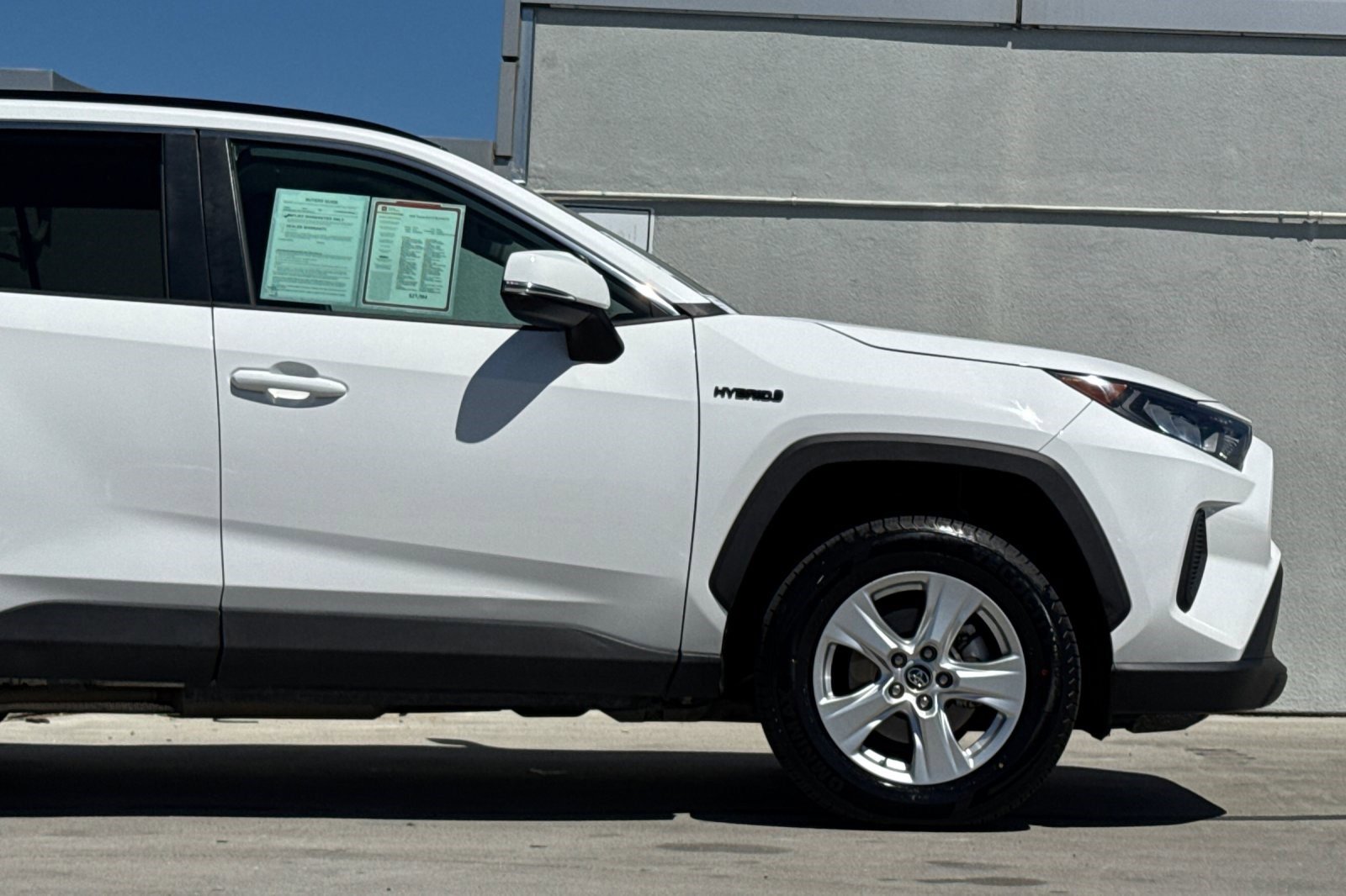 Used 2020 Toyota RAV4 LE w/ All Weather Liner Package AWD/4WD image 33