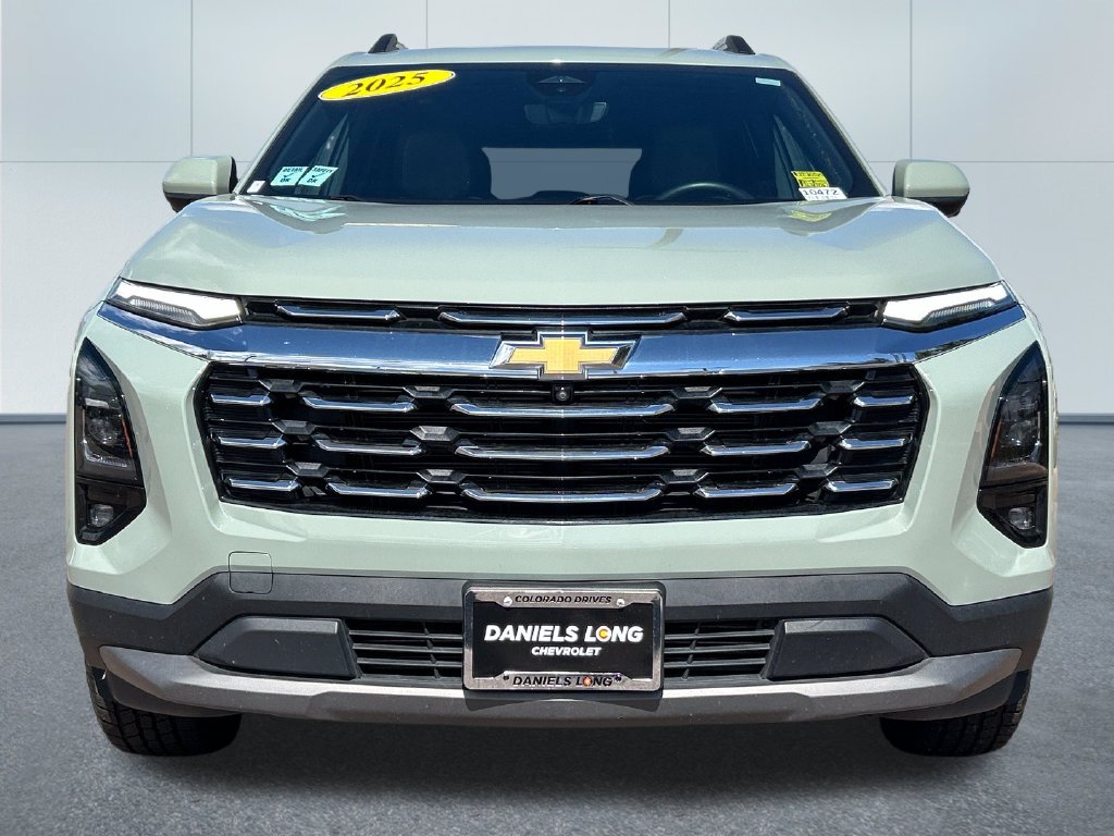 Used 2025 Chevrolet Equinox LT w/ Convenience Package II AWD/4WD image 3